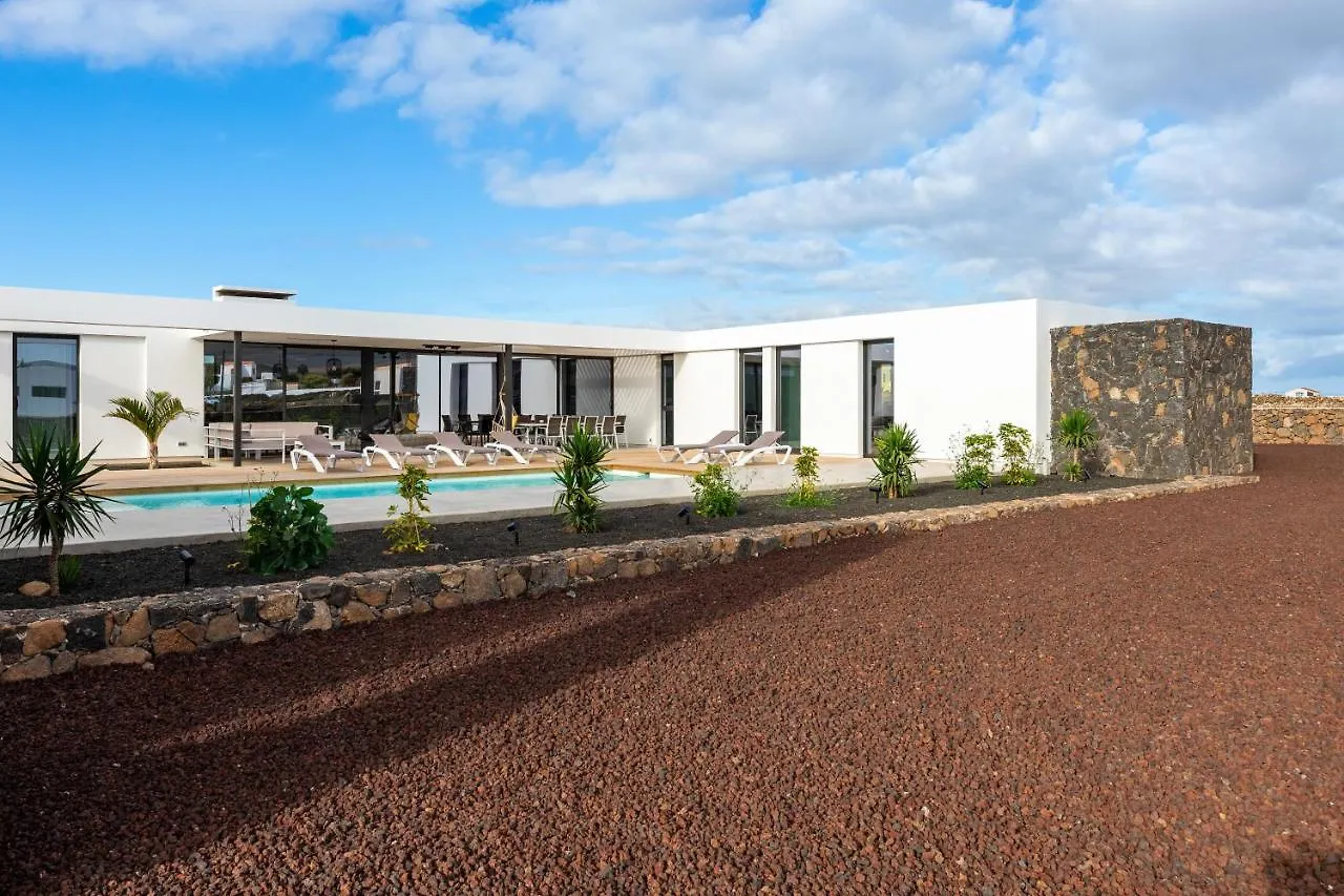 Villa Ventura לאחארס