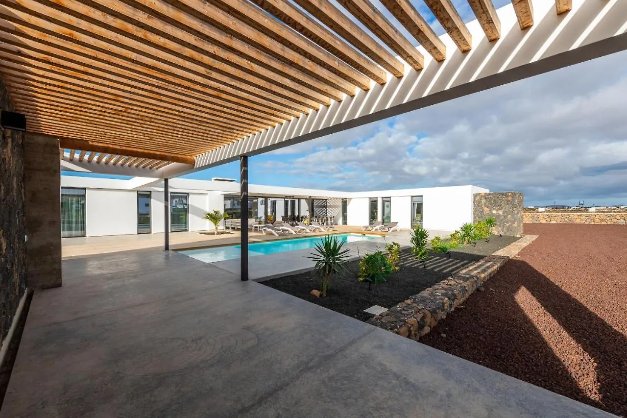Villa Ventura לאחארס