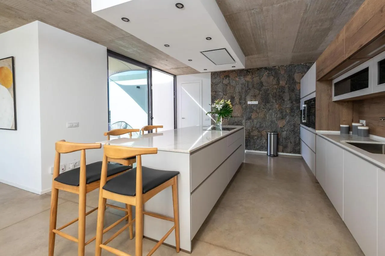 Villa Ventura לאחארס