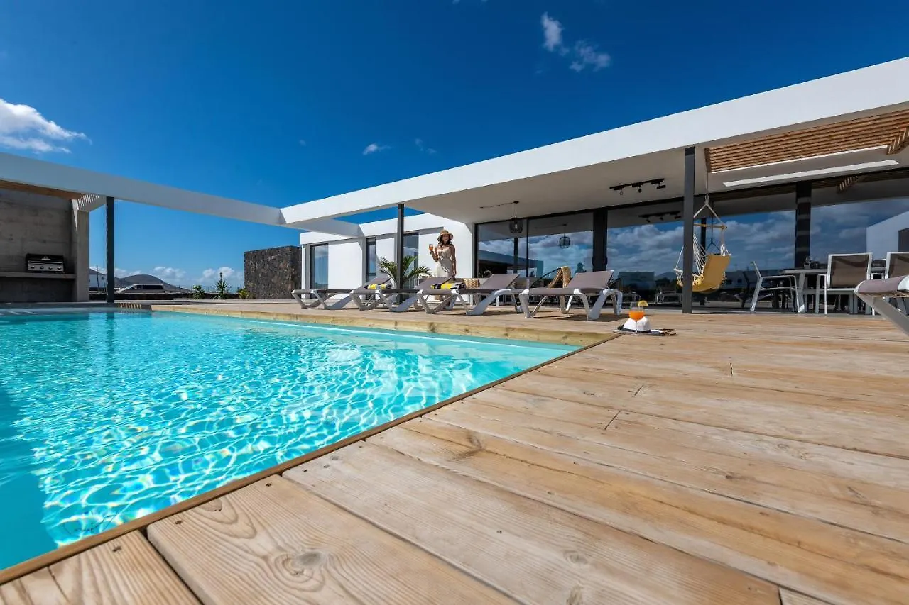 Villa Ventura לאחארס