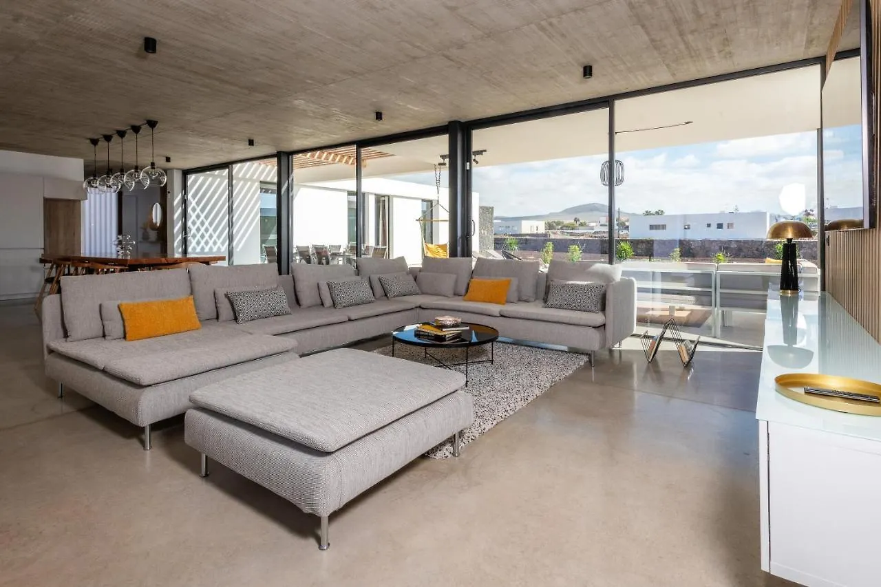 Villa Ventura לאחארס